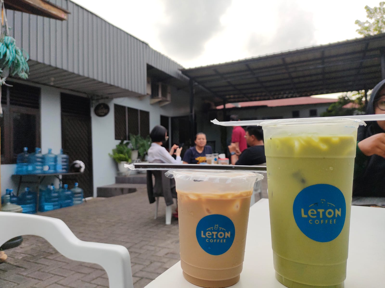 Dengan Konsep Industrial, Leton Coffee Makin Diburu Pecinta Kopi di Pekanbaru