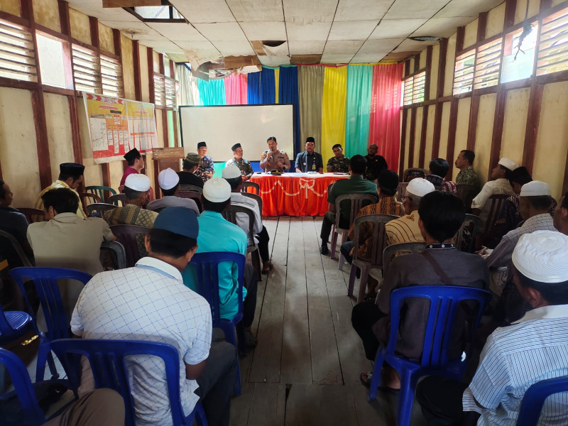Rapat Persiapan Pelaksanaan Normalisasi Yang Didampingi Danramil 07/Reteh