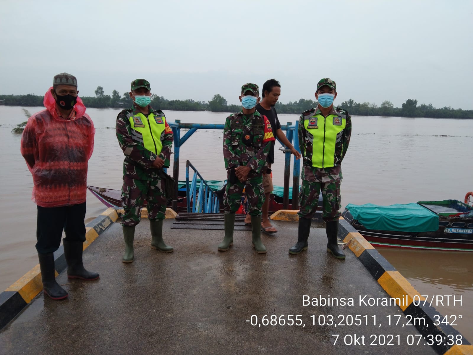Pantau Pelabuhan, Koramil 07/Reteh dan Satgas Rutin Tegakkan Protokol Kesehatan