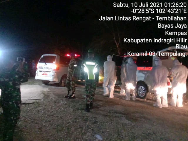 Dampingi Pemakaman Covid 19, Babinsa Koramil 03/Tempuling ajak warga patuhi Prokes