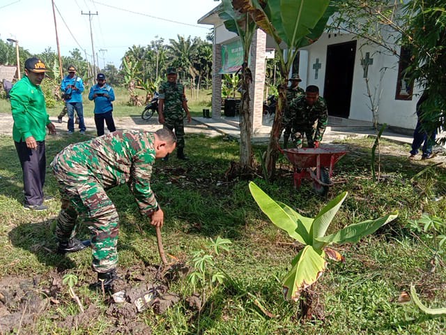 Peringati HUT Korem 031/WB, Koramil 03/Tpl Laksanakan Giat Gotong Royong