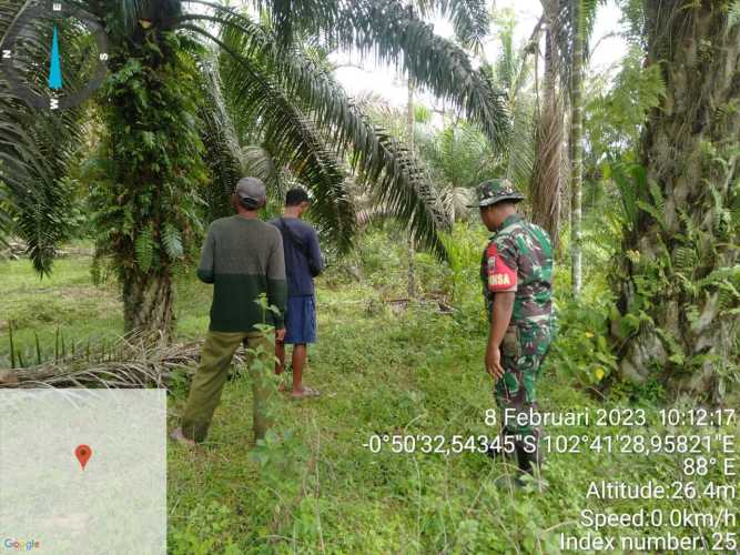Babinsa Koramil 09/Kemuning Selalu Memantau Perkembangan Karlahut