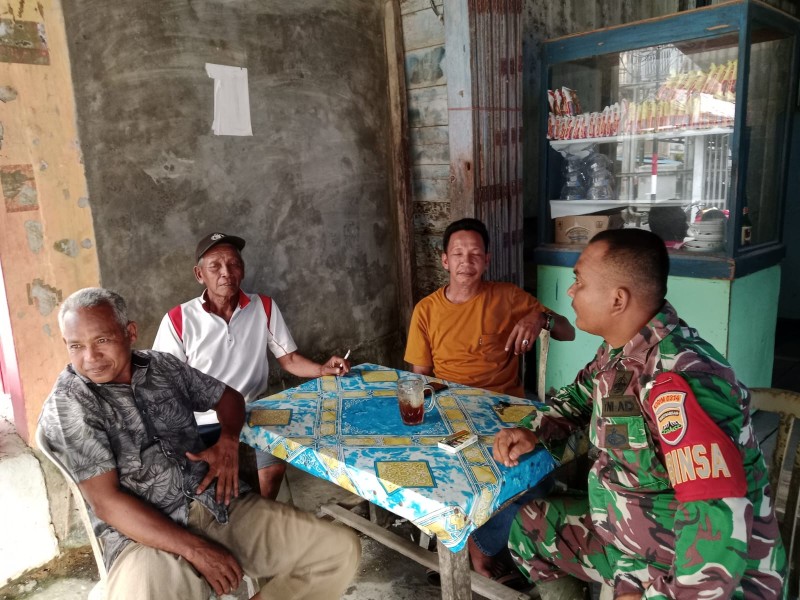 Komsos Babinsa Koramil 07/Reteh dengan Warga: Meningkatkan Kepedulian dan Kesadaran terhadap Bahaya Narkoba