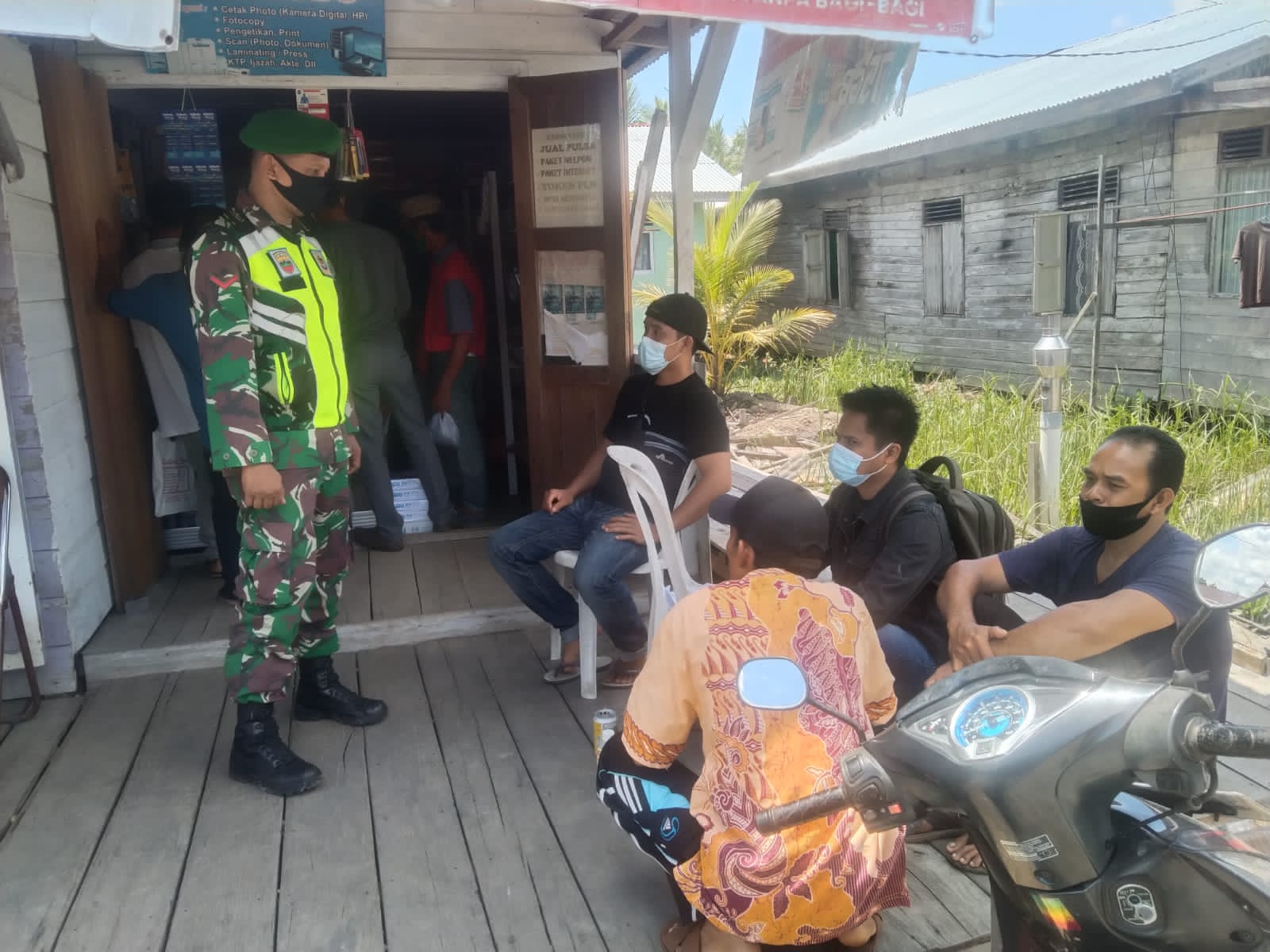 Penegakan Protkes Kembali Dilakuka Babinsa 04/Kuindra dan Satgas Covid-19