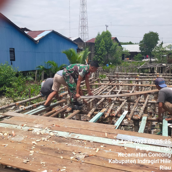 Giat Goro Babinsa Koramil 04/Kuindra Untuk Saling Bahu Membahu Antar Sesama