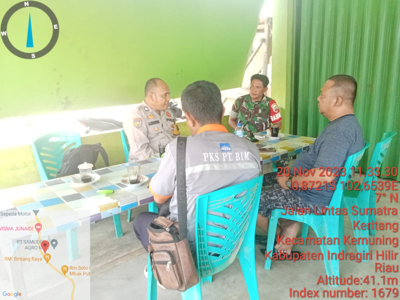 Giat Komsos, Babinsa Koramil 09/Kmg Terus Jaga Kedekatan dan Kebersamaan Di Desa Keritang Hulu