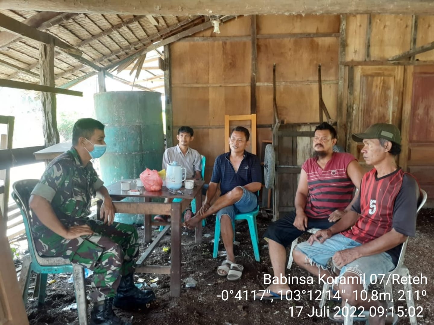 Melalui Komsos, Pelda Nofiandi Jalin Silaturahmi Yang Harmonis Bersama Warga