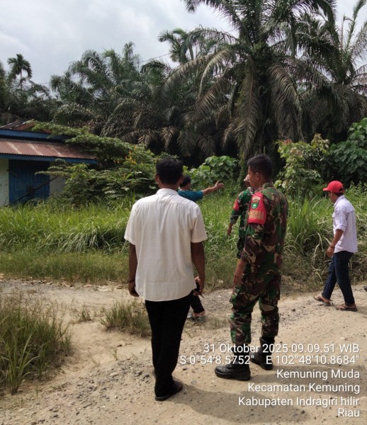 Babinsa Koramil 09/Kemuning Laksanakan Pengawasan Sumber Daya Manusia di Desa Sekara Babinsa Koramil 09/Kemuning Laksanakan Pengawasan Sumber Daya Manusia di Desa Sekara