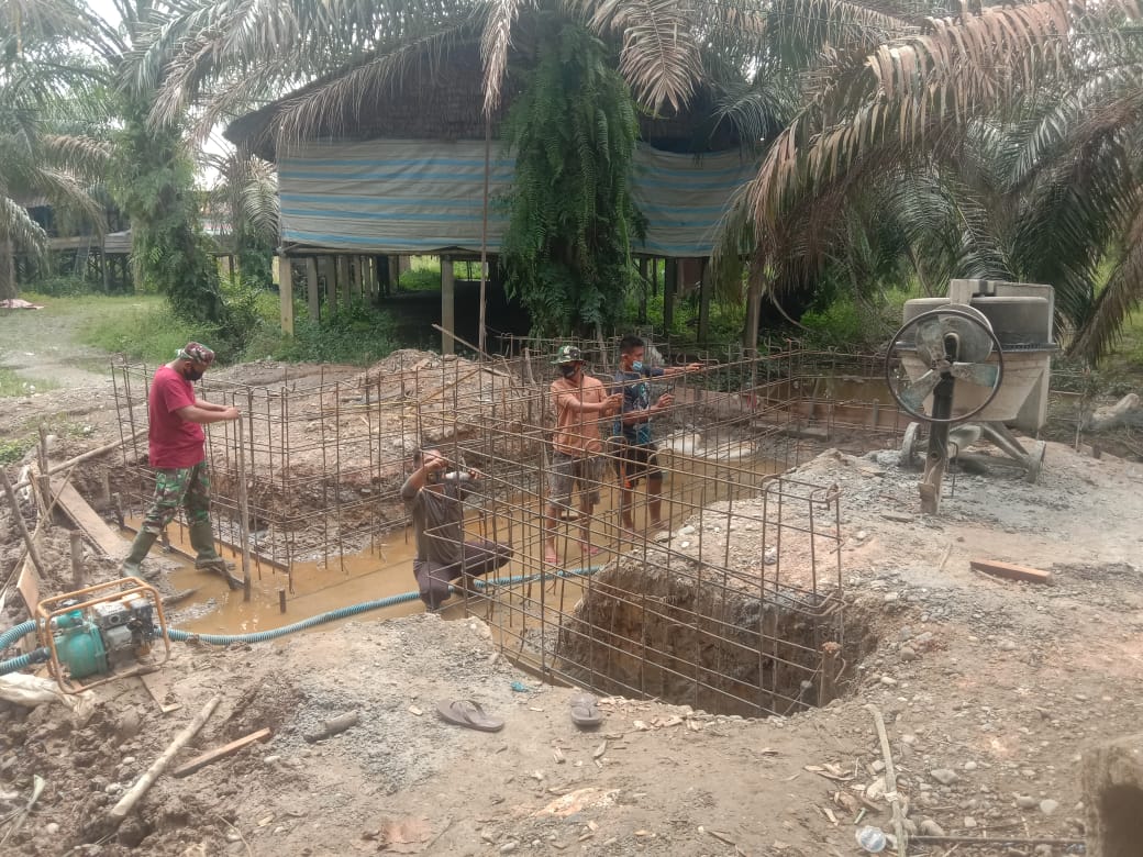 Gesa tercapai nya target Satgas TMMD Ke-110 Kodim 0313 /Kampar Rangkai Besi Box Culvert 