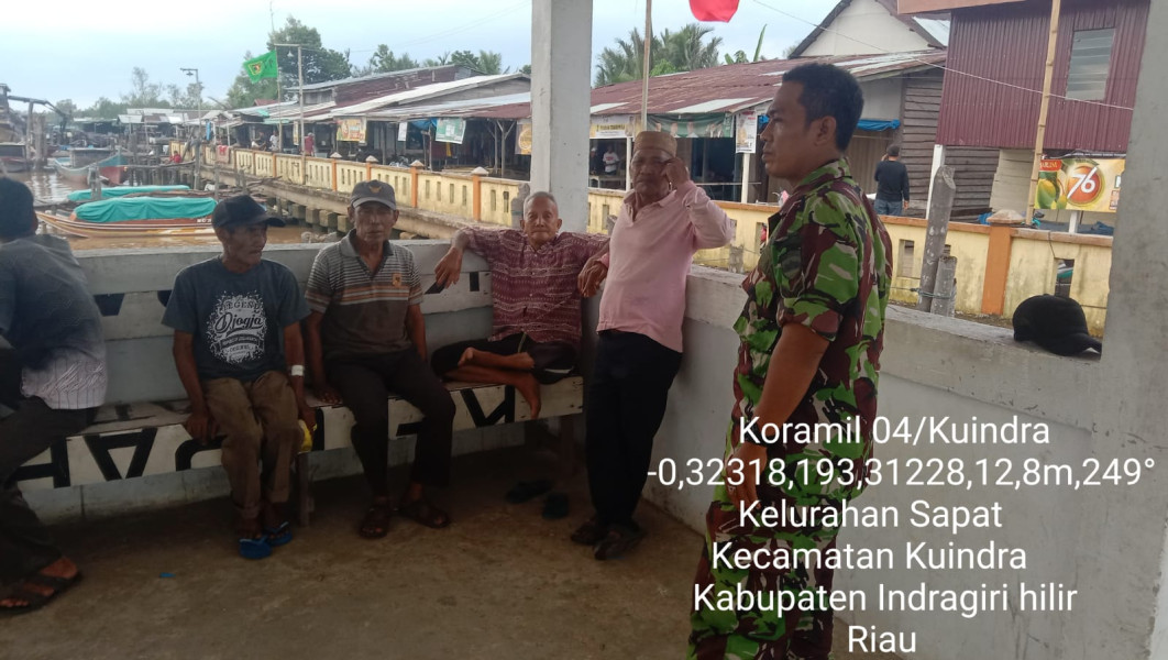 Babinsa Koramil 04/Kuindra Sampaikan Kepada Warga Untuk Menjalankan Nilai-nilai Pancasila di Kehidupan Sehari-hari