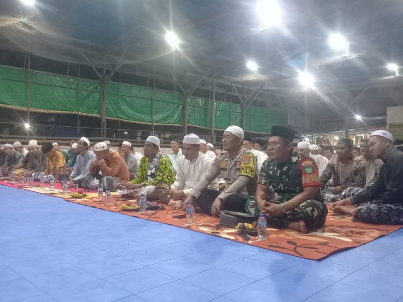 BABINSA KORAMIL 03/TPL HADIRI PERINGATAN ISRA MI'RAJ DI LAPANGAN FUTSAL SUNGAI SALAK