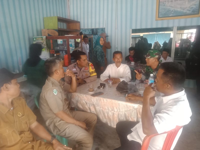 Pengawasan SDM di Desa Sanglar: Tingkatkan Kepercayaan Masyarakat Terhadap Babinsa Koramil 07/Reteh