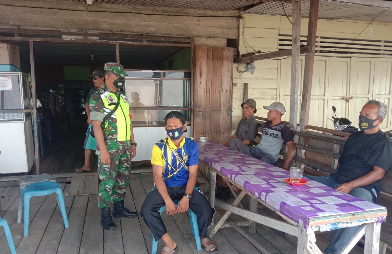 Antispasi Penyebaran Covid-19, Babinsa 04/Kuindra Rutin Himbau Warga untuk Patuhi Protkes
