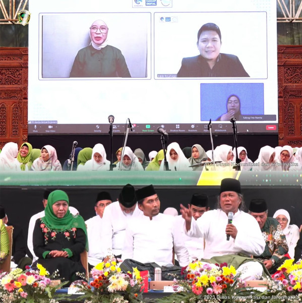 Disaksikan Gubernur Khofifah, Moh Rouf Azizi Bahas Perlindungan Anak di Dunia Online