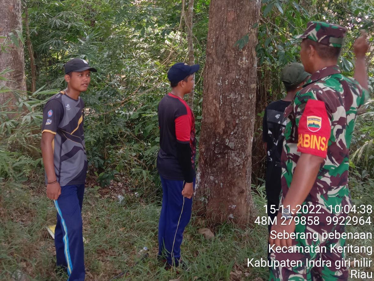 Pencegahan dan Upaya Terus Dilakukan Babinsa Koramil 09/Kemuning Terhadap Karhutla