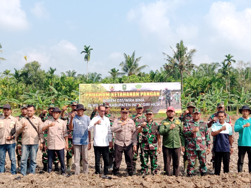 Danramil 09/Kemuning Dampingi Pelaksanaan Launching Program Ketahanan Pangan
