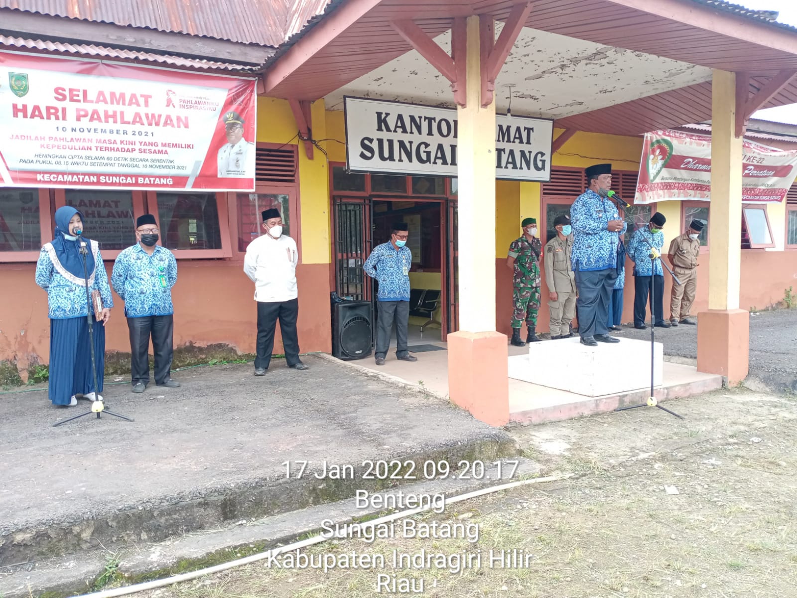 Babinsa Koramil 07/Reteh Ikuti Upacara 17 Hari Bulan di Sungai Batang