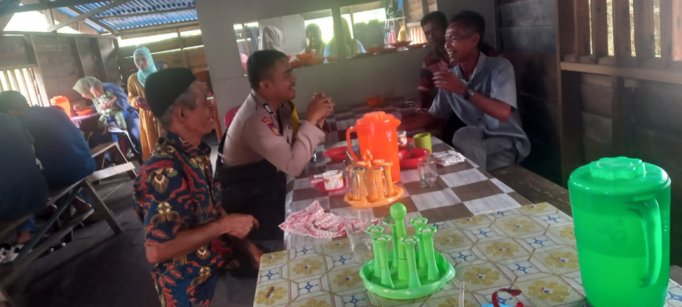 Ciptakan Kesejukan Jelang Pilkada, Personil Polsek Gaung Giat Laksanakan Kegiatan Cooling Sistem