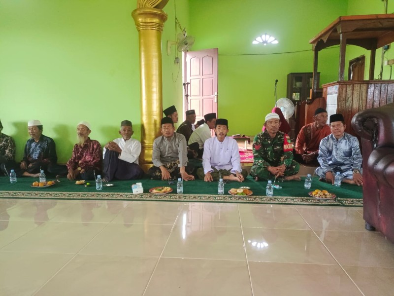 Babinsa Koramil 03/Tempuling Hadiri Peringatan Isra' Mi'raj di Harapan Jaya