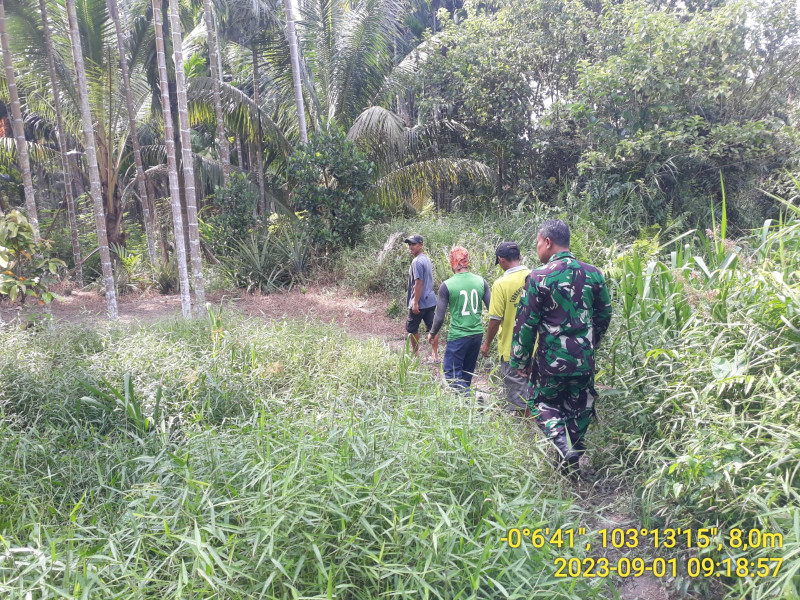 Babinsa Koramil 05/Gas Serma Sasmito Rutin Laksanakan Patroli Rutin Karlahut