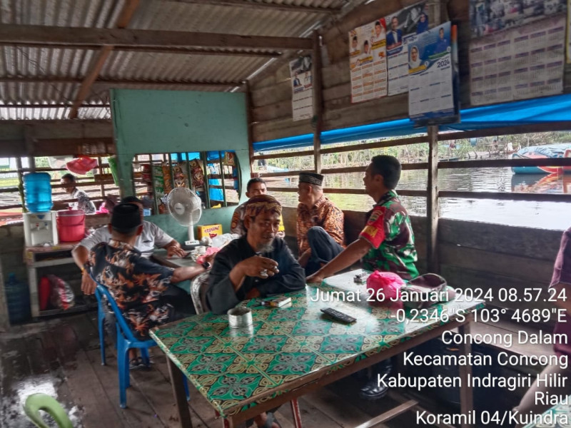 Saat Bepergian Ke Laut, Babinsa Koramil 04/Kuindra Himbau Masyarakat Agar Berhati-hati