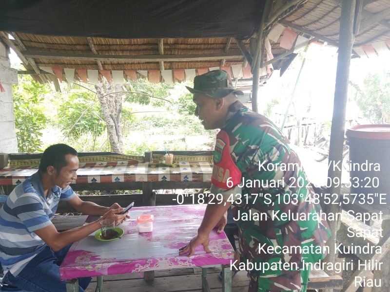 Dalam Komsos, Babinsa Koramil 04/Kuindra Sampaikan Keamanan dan Ketertiban Tanggung Jawab Bersama