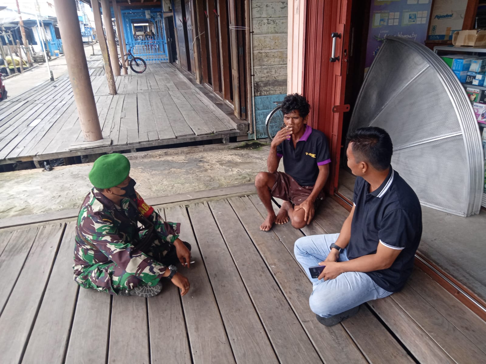 Babinsa Koramil 04/Kuindra Lakukan Himbauan Terkait Ketertiban Desa