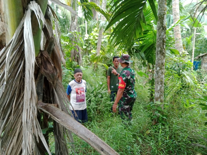 Babinsa Koramil 07/Reteh Ajak Masyarakat Jaga Lingkungan, Waspadai Karhutla