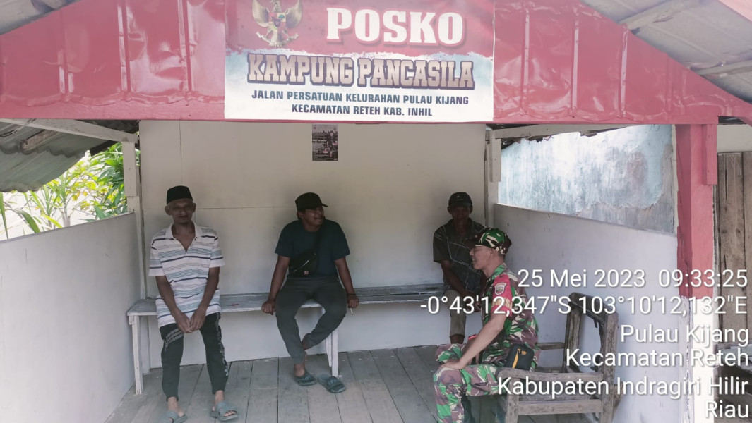 Bersama Warga, Koramil 07/Reteh Jalin Hubungan Yang Erat Antar Sesama