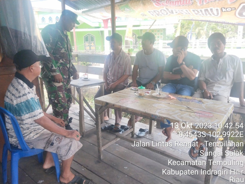 Hidup Saling Tolong Menolong Sesama Tetangga Agar Terciptanya Hubungan Baik Antar Sesama Babinsa Koramil 03/Tpl dan Warga