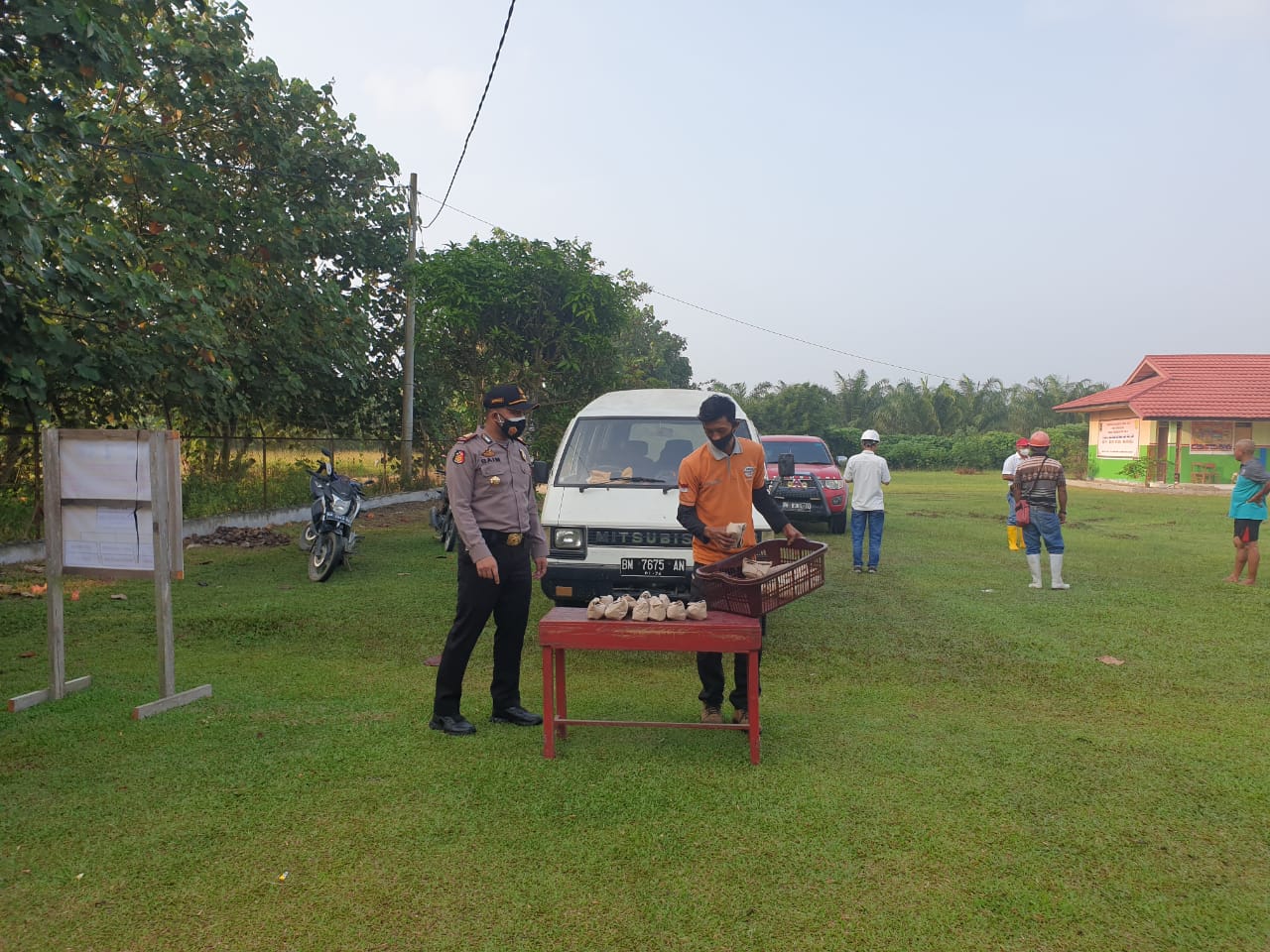 Kapolsek Pujud Tinjau Kegiatan Pasien Covid 19