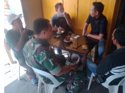 Bhabinsa 05/Gas Koptu Hudrizan Roni Komunikasi Sosial Bersama Dengan Masyarakat