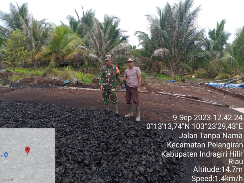 Danramil 10/Pelangiran Lakukan Pengecekan Titik Hotspot Karlahut