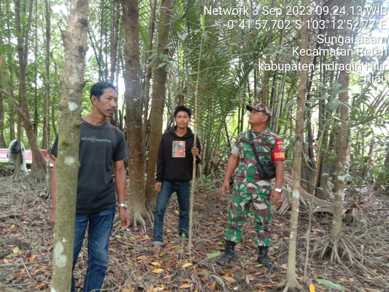 Babinsa Koramil 07/Reteh Ajak Masyarakat Untuk Patroli dan Sosialisasi Rutin Karlahut