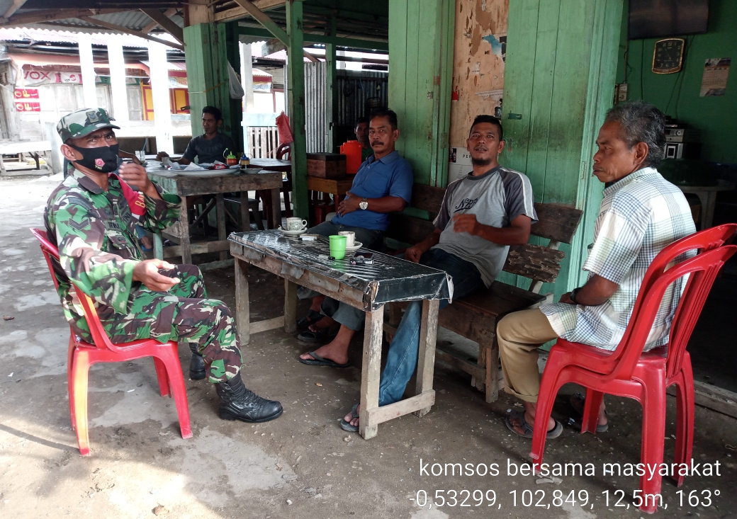 Babinsa Koramil 03/TPL Serka Hendra Putra Komsos Bersama Warga Binaan