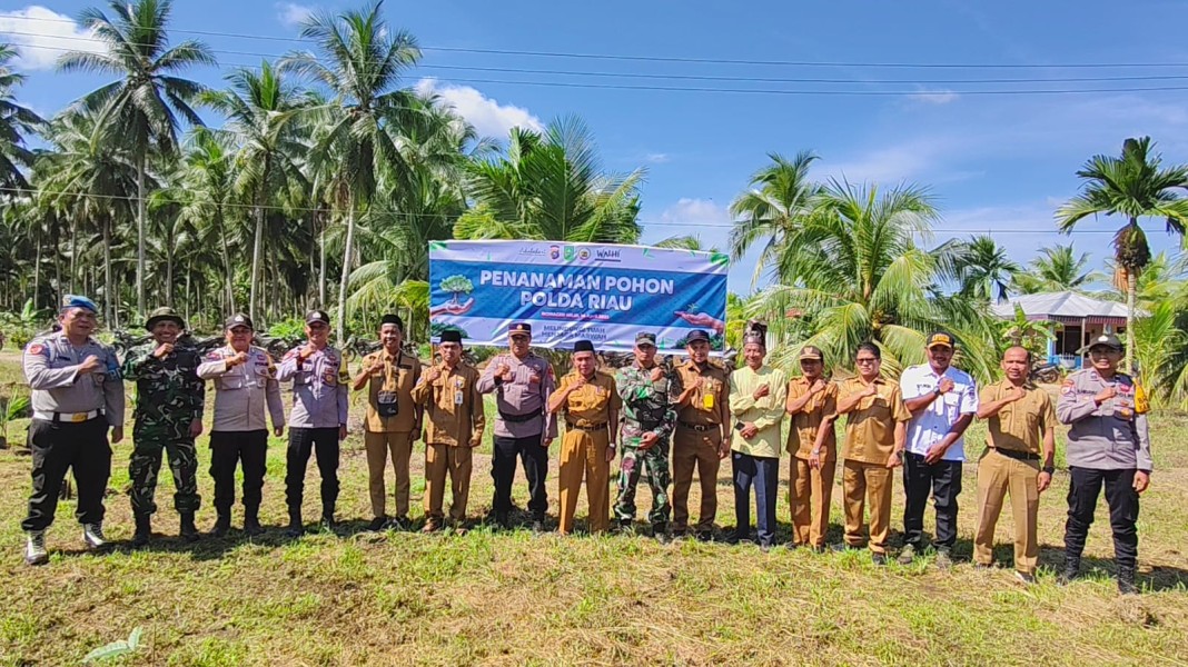 Danramil 05/Gas Lakukan Penanaman Pohon Dengan Guna Untuk Penghijauan
