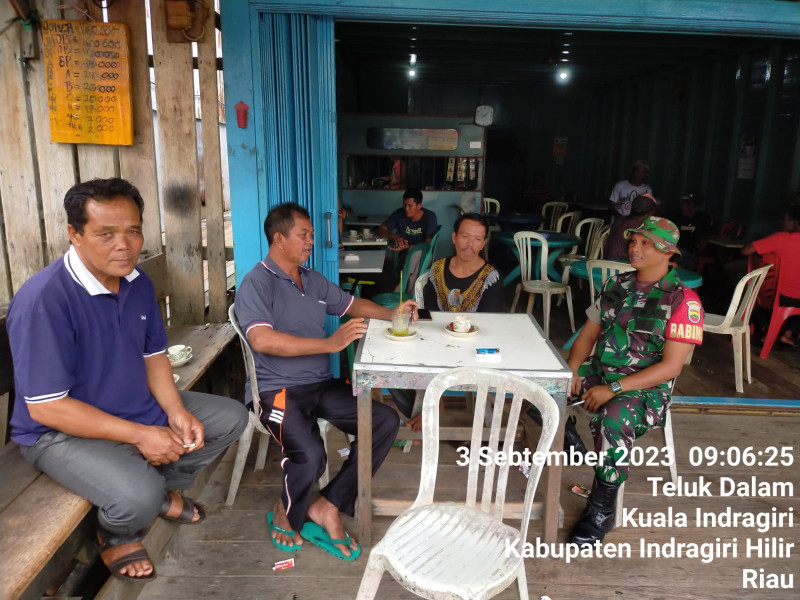 Babinsa Koramil 04/Kuindra Saling Menghormati Antar Sesama Guna Jalin Kebersamaan dan Kedekatan