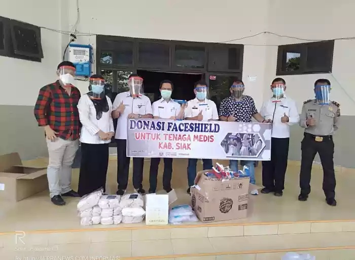 Perkumpulan Pengusaha Walet dan PSMTI  Siak Salurkan Bantuan APD ke Pemkab Perkumpulan Pengusaha Walet dan PSMTI  Siak Salurkan Bantuan APD ke Pemkab