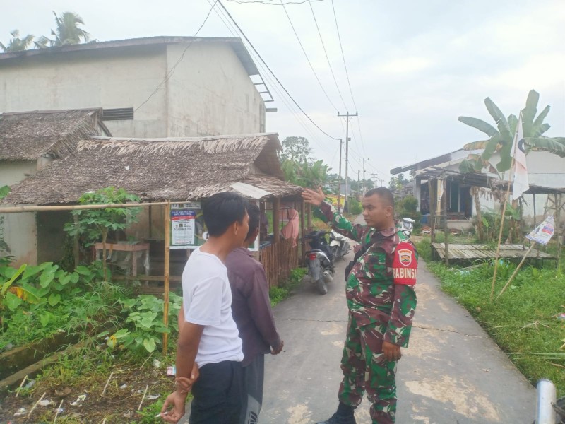 Komsos Babinsa Koramil 07/Reteh Meningkatkan Kerjasama dan Silaturahmi dengan Masyarakat