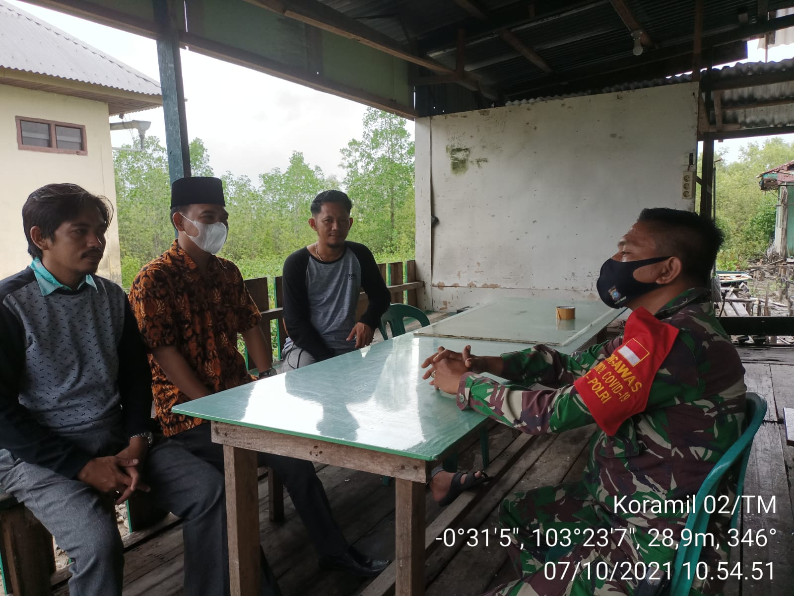 Diwarung Kopi, Babinsa Koramil 02/Tanah Merah Komsos dengan Warga Binaan