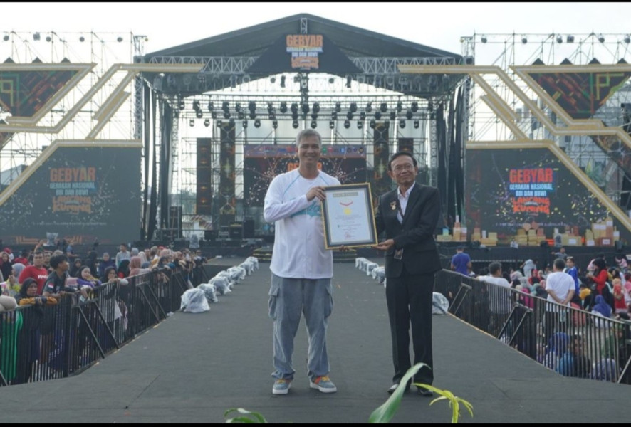 Satu Lagi Rekor Muri untuk Pemprov Riau Mie Sagu Terbanyak Dibuat dan Dibagikan