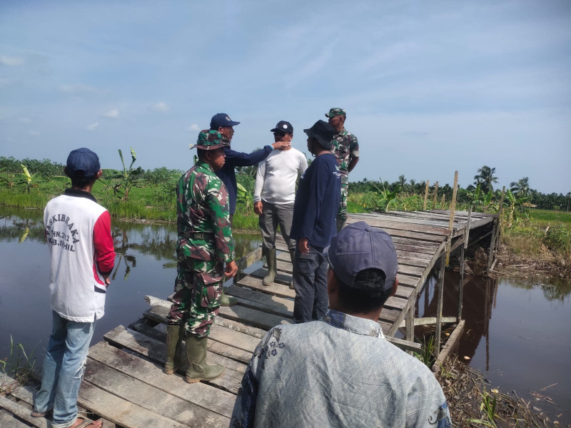 Terkait Pelaksanaan Opla, Babinsa Koramil 07/Reteh Survei Investigasi Desain Optimasi Tim Poktan