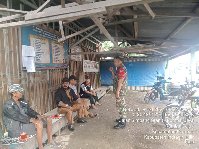 Babinsa Koramil 03/Tpl Komsos Bersama Aparatur Desa Dan Warga Desa Binaan