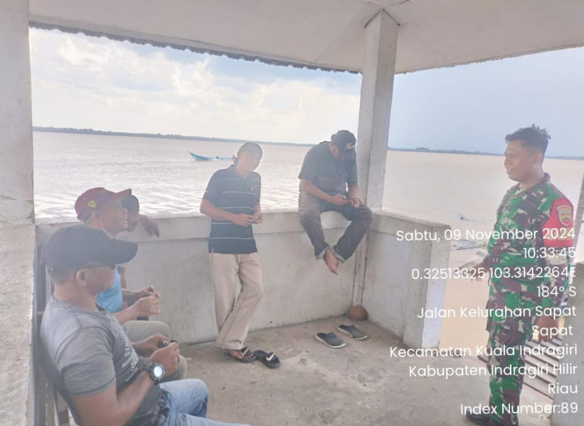 Wujudkan Ketentraman di Binaan Melalui Komsos Dengan Babinsa Koramil 04/Kuindra