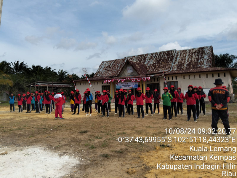 Peran Aktif Babinsa Koramil 03/Tpl Latih Anak-anak Paskibra