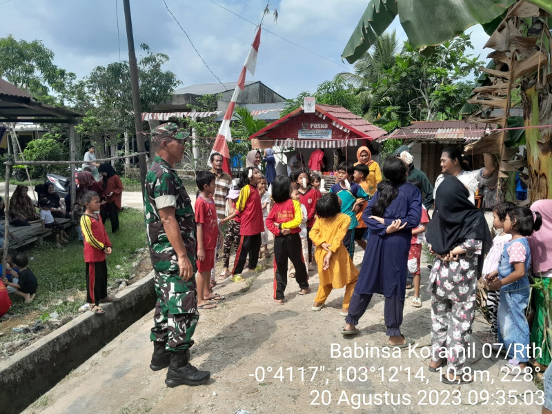 Dalam Meriahkan 17 Agustus, Koramil 07/Reteh Berikan Dorongan dan Semangat Kepada Masyarakat Setempat