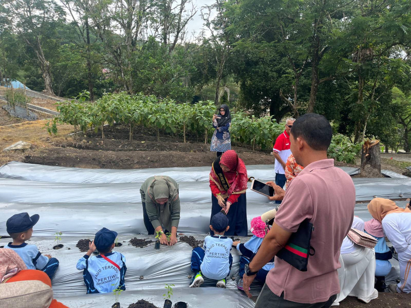 Bunda PAUD Kabupaten Kampar Kunjungi Kebun Cabe Agrowisata Stanum Bangkinang