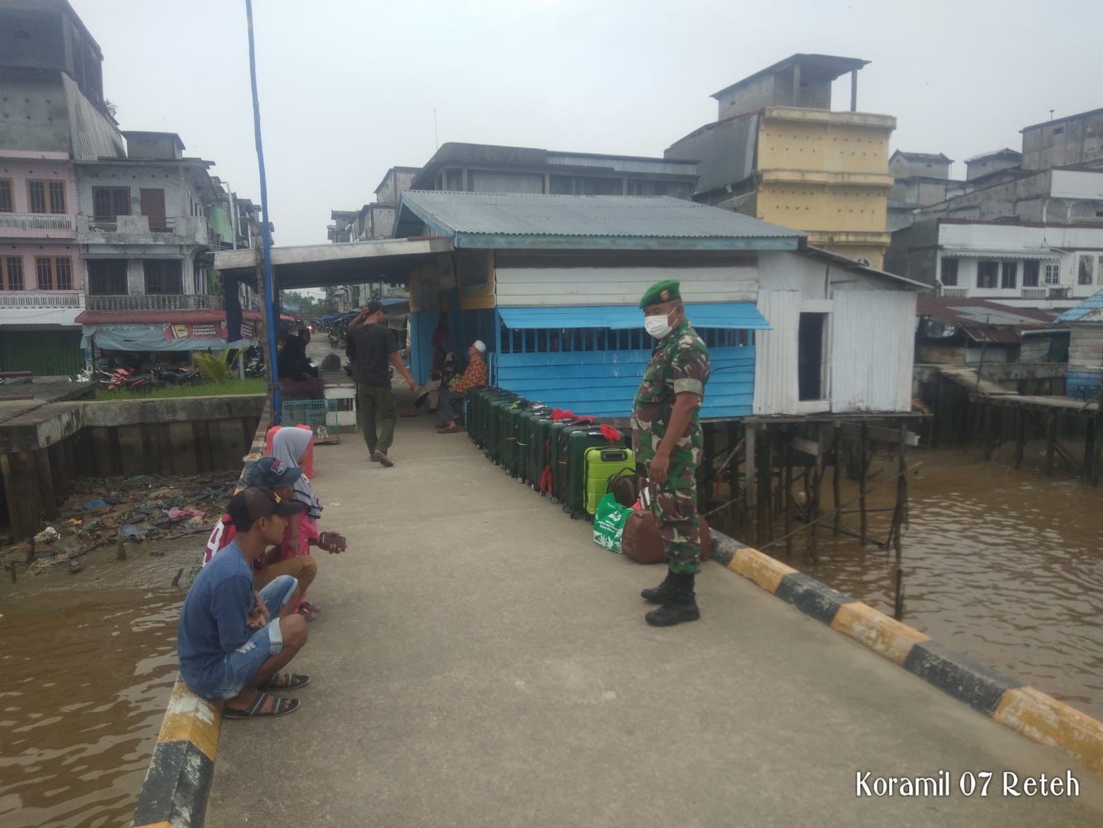 Posko Penegakan Disiplin Oleh Babinsa Koramil 07/Reteh Terus di Terapkan