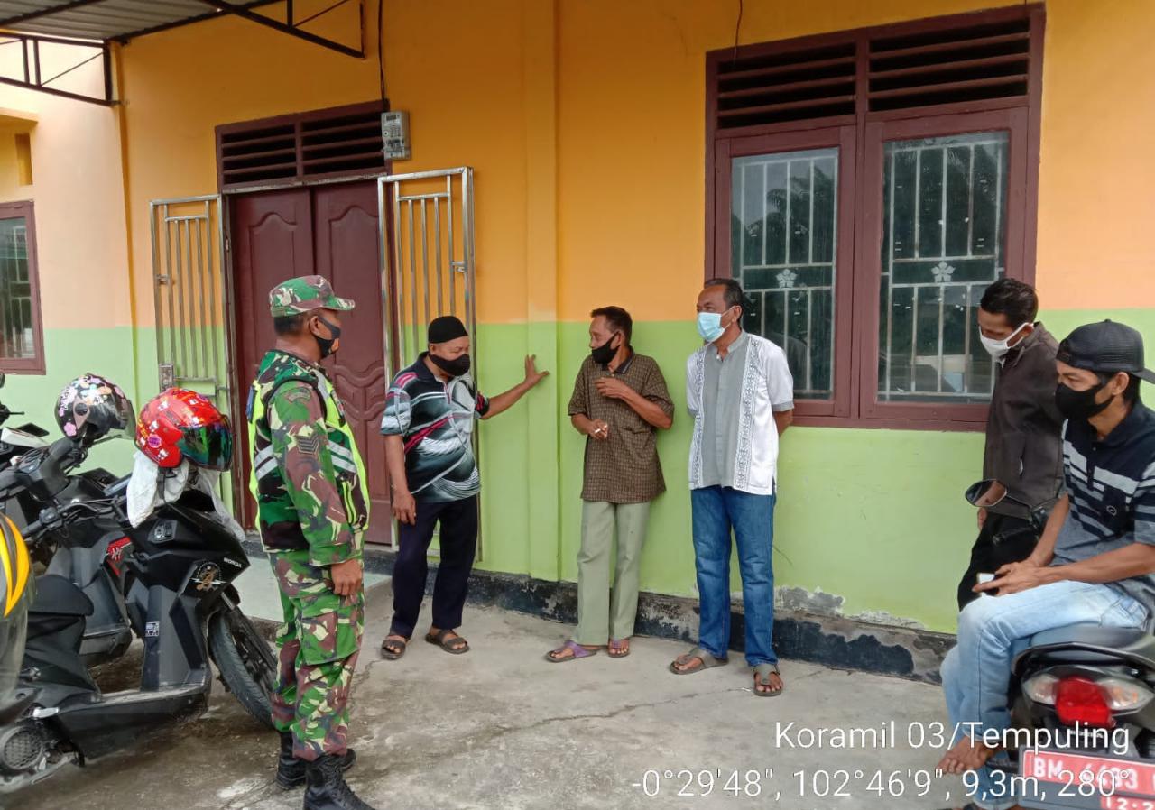 Babinsa 03/Tempuling Komsos Dan Edukasi Prokes Covid-19 Dengan Warga Binaan