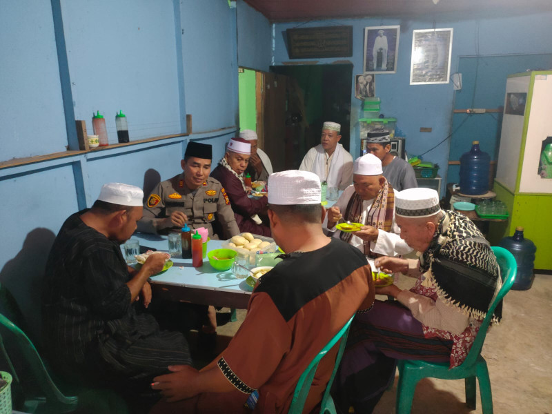 Kapolsek Kempas Sarapan Pagi bersama Ulama dan Tokoh Agama, Wujudkan Pemilu Damai 2024